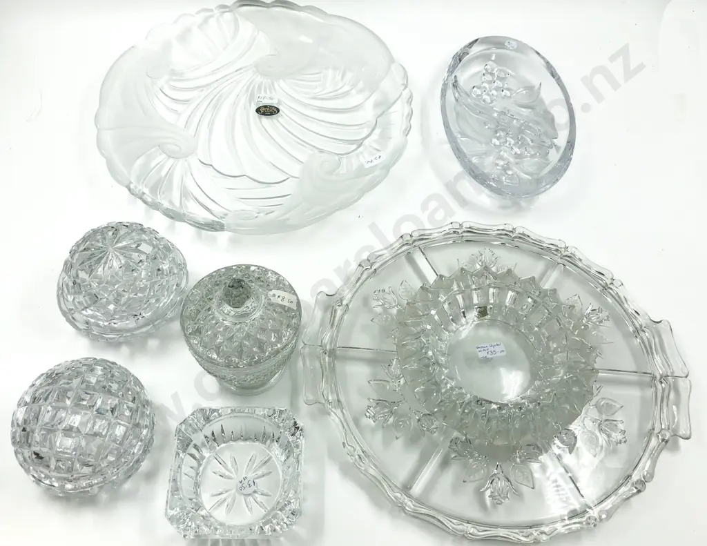 Small Qty of Assorted Crystal and Pressed Glass Image 1++