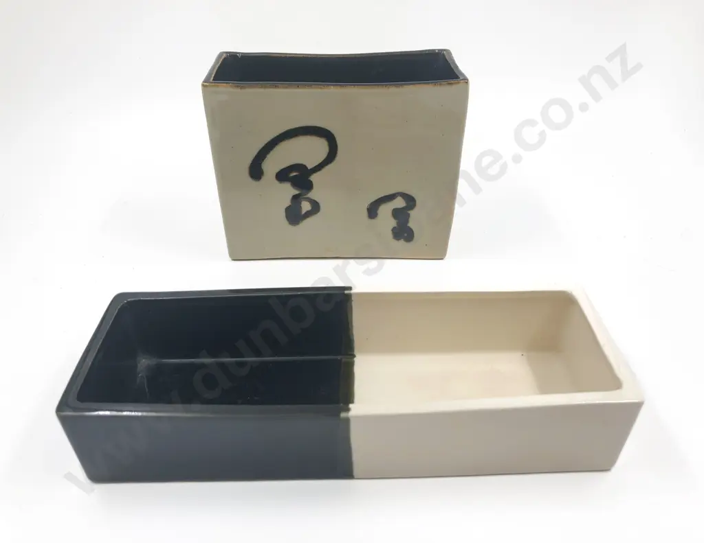 Two Japanese Pottery Vases Image 1++