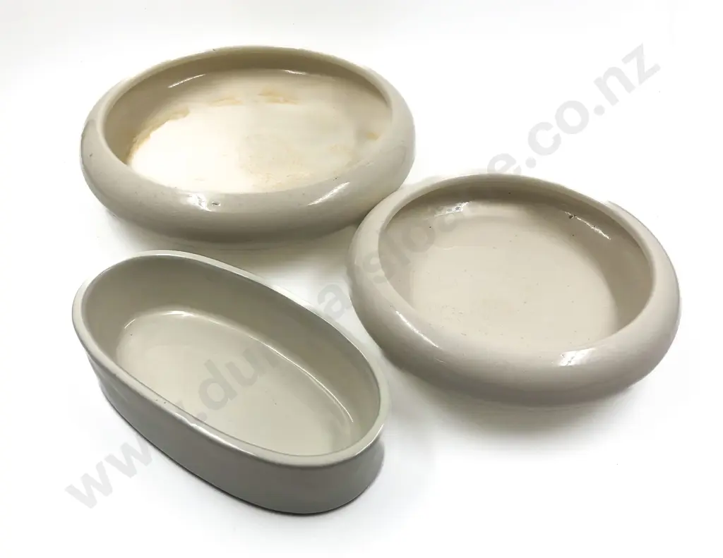 Three Pieces of Crème Glazed Japanese Pottery Image 1++