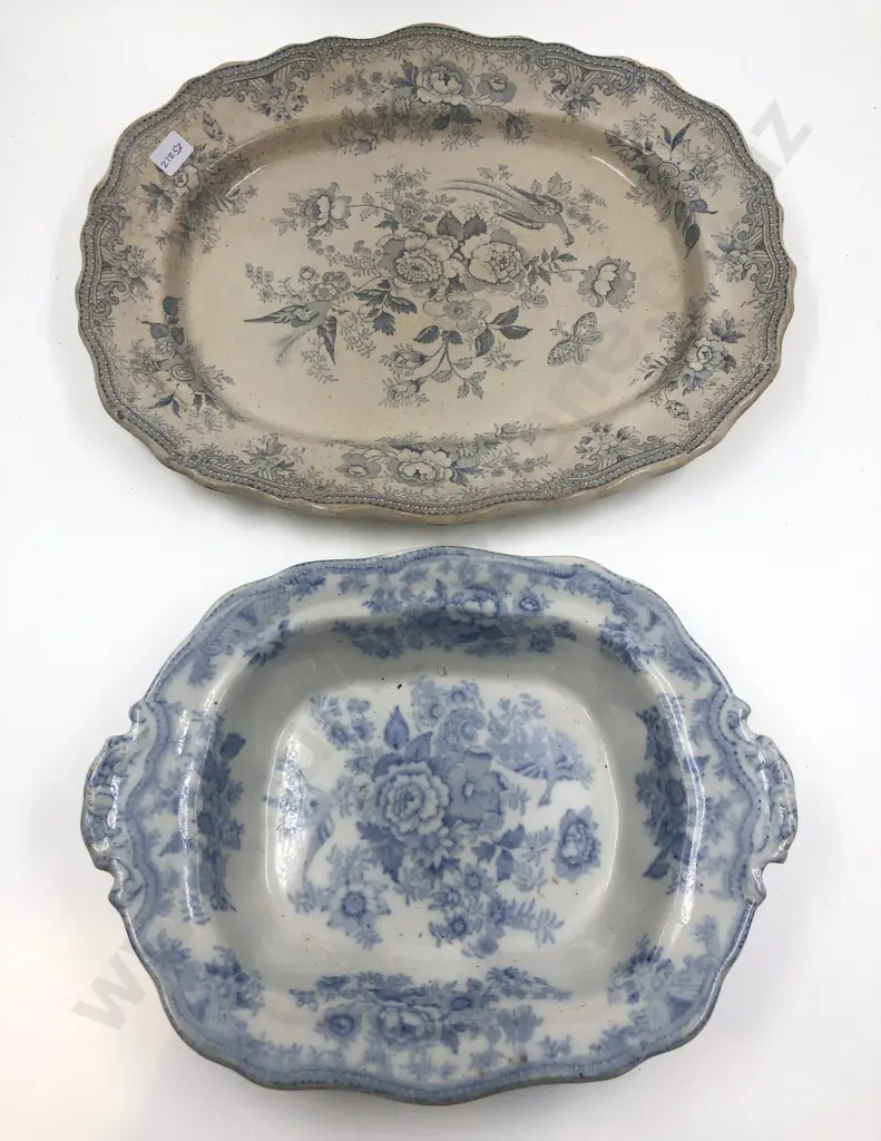 Two Pieces of Pheasant Decorated Blue and White China including Ashet Image 1++