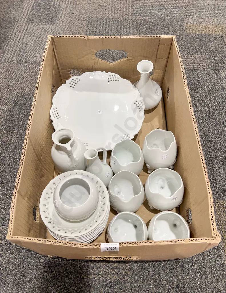 Qty of Assorted Fancy White China Image 1++