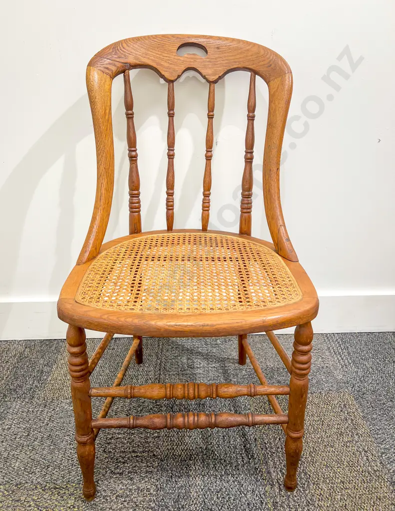 Oak Wycombe Seated Country Kitchen Chair Image 1++