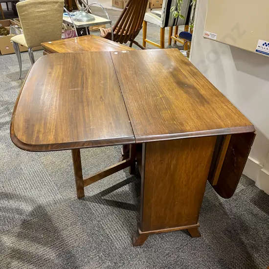 Drop Leaf Gate Leg Table