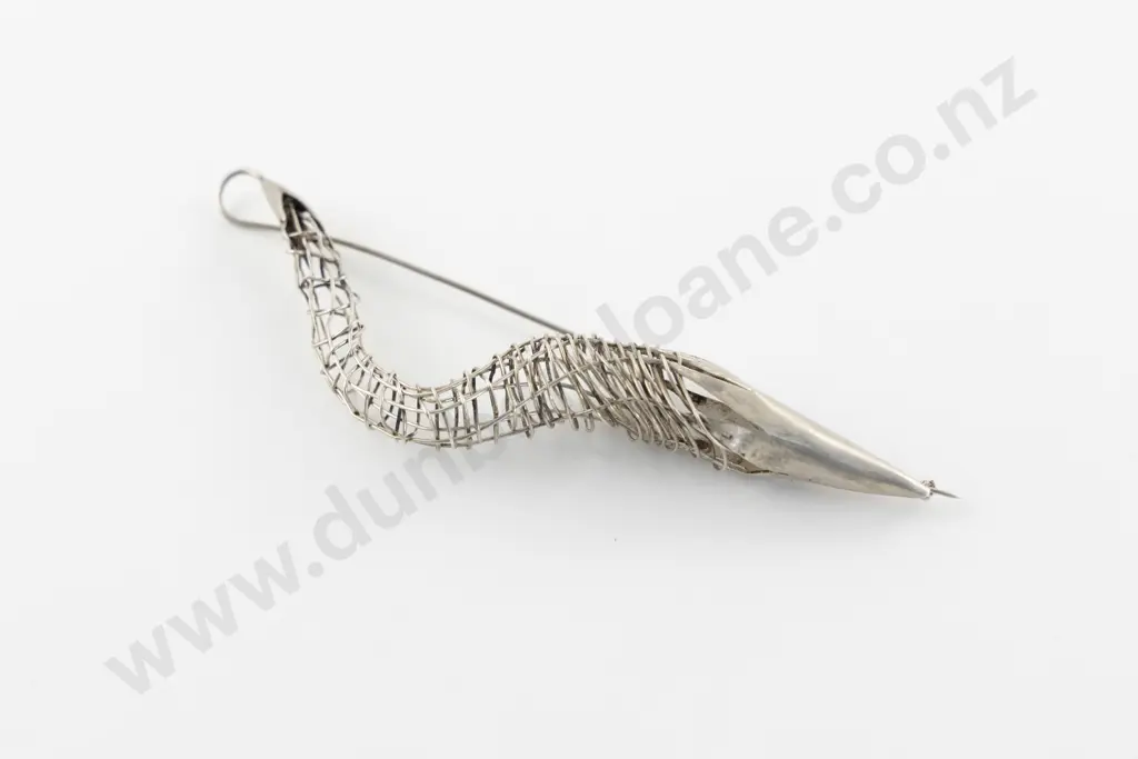 NZ Jeweller Lisa Walker S/S Brooch Image 1++
