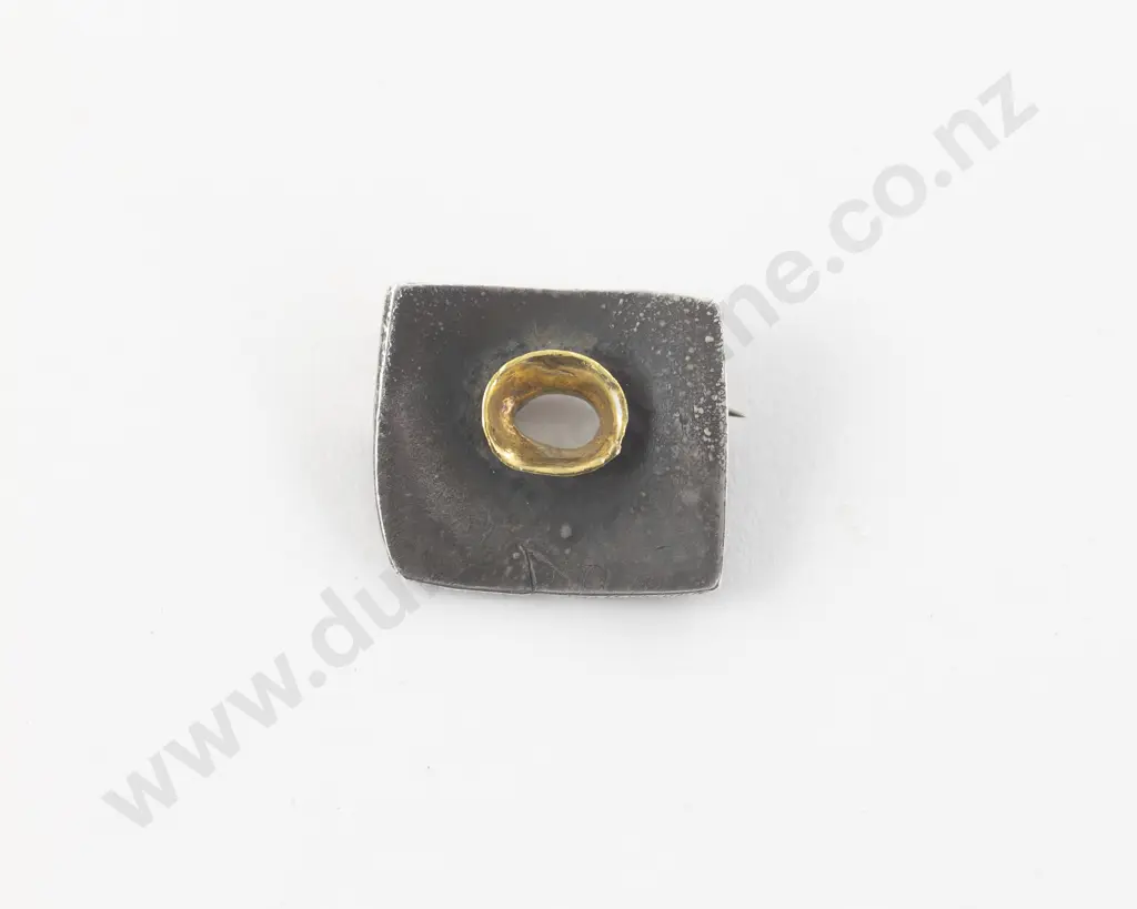 NZ Jeweller Ann Culy Oxidised .925 Silver 'Porthole' Brooch Image 1++