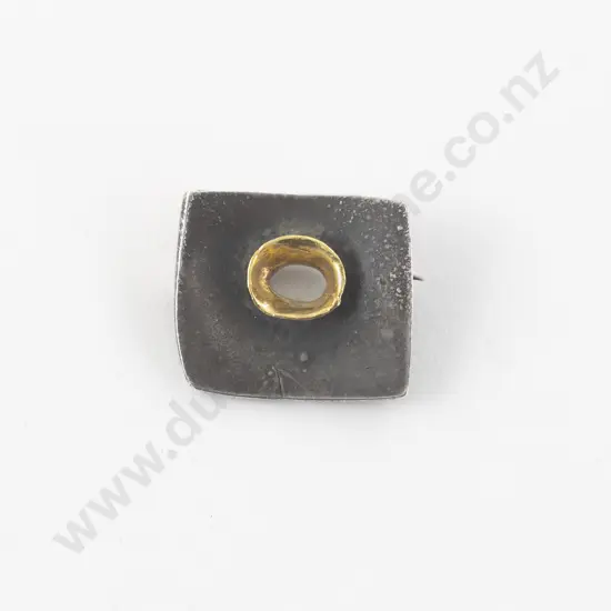 NZ Jeweller Ann Culy Oxidised .925 Silver 'Porthole' Brooch