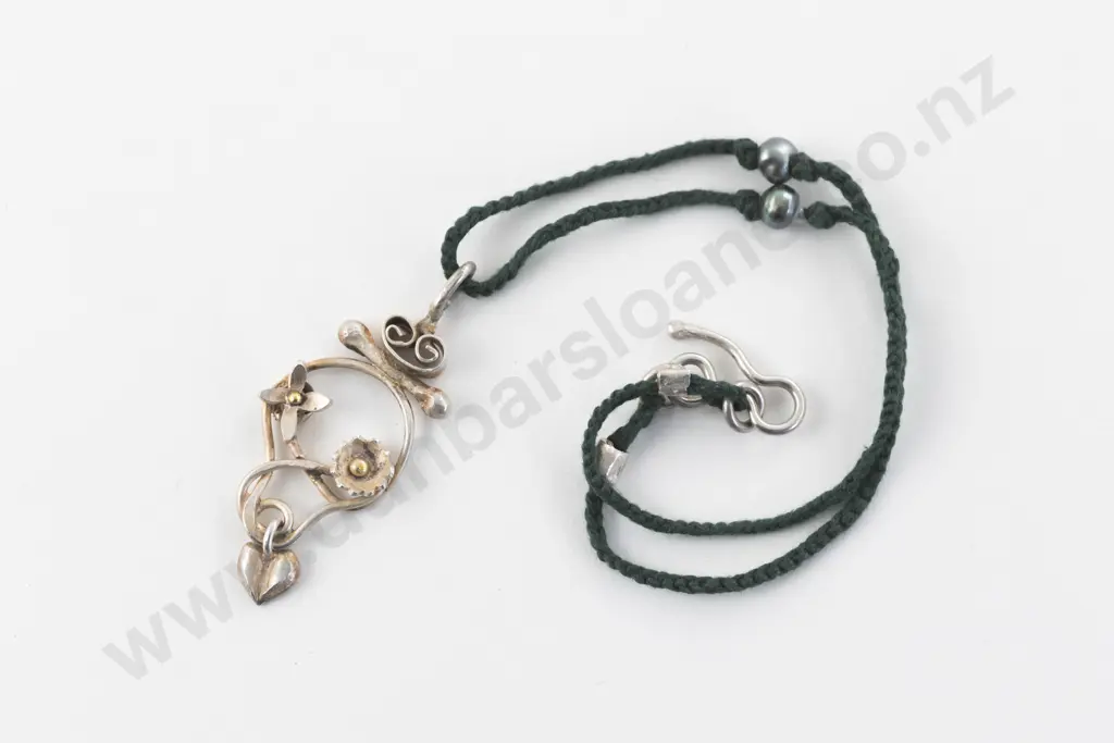 NZ Jeweller Penelope Barnhill 'Words to Unlock my Heart' Pendant Image 1++