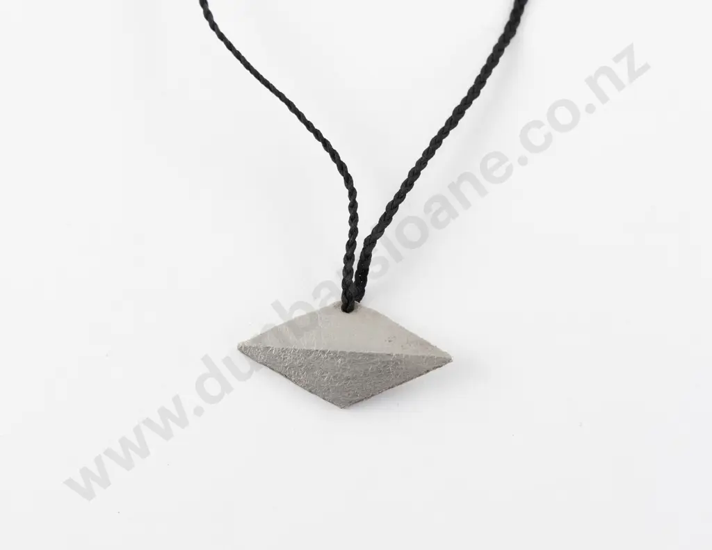 NZ Jeweller Rainer Beneke Fine .999 Silver Pendant Image 1++