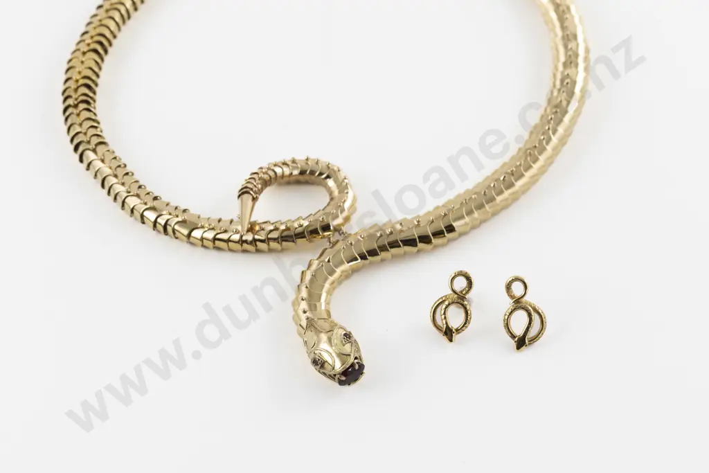 NZ Jeweller Anthony Williams 9ct Snake Neck Chain Image 1++