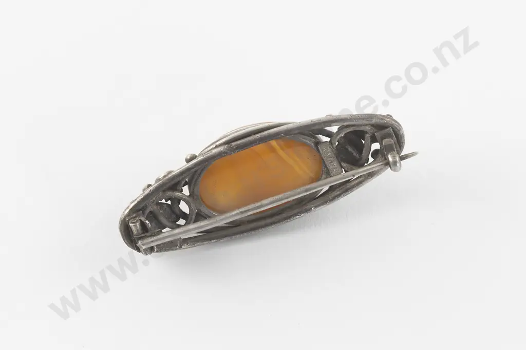 Australian Jeweller Rhoda Wager (1875 - 1953) S/S and Carnelian Brooch Image 1++