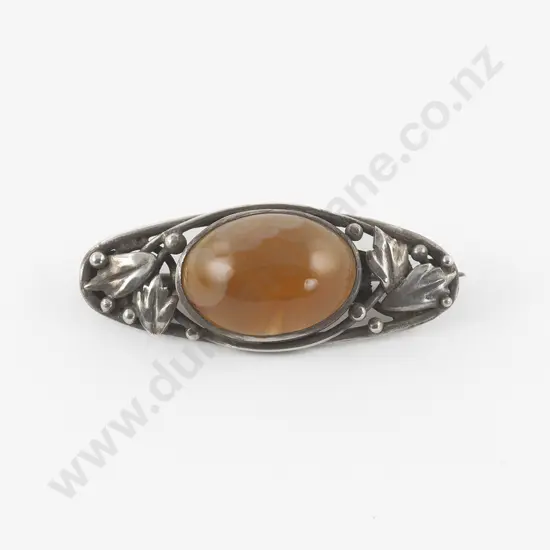Australian Jeweller Rhoda Wager (1875 - 1953) S/S and Carnelian Brooch