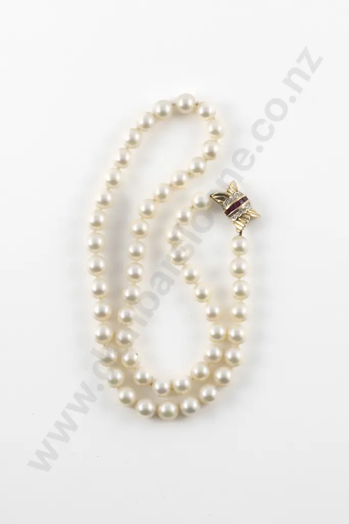 Single Strand Uniform Cultured Pearl Necklace Image 1++