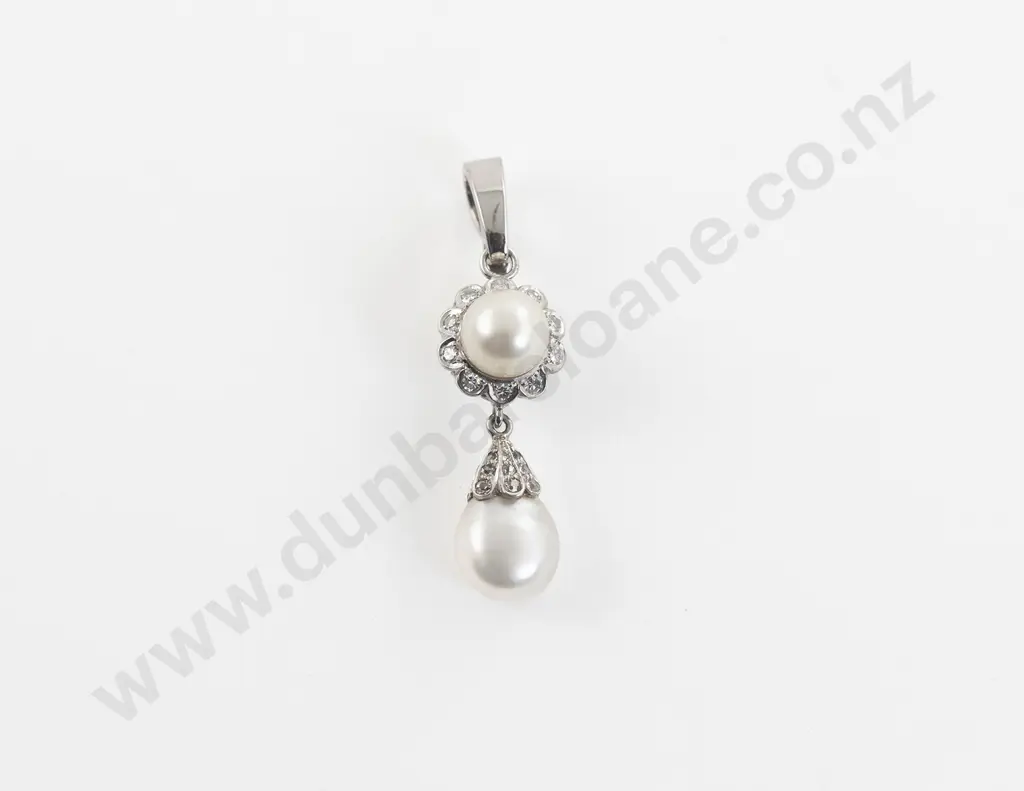 18ct White Gold 20Stone Diamond and Pearl Cluster Pendant Image 1++