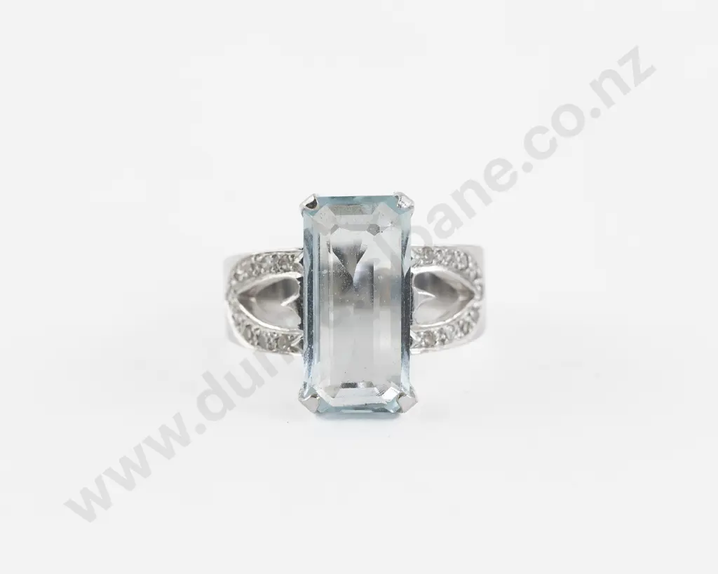 18ct White Gold 19Stone Aquamarine and Diamond Dress Ring Image 1++