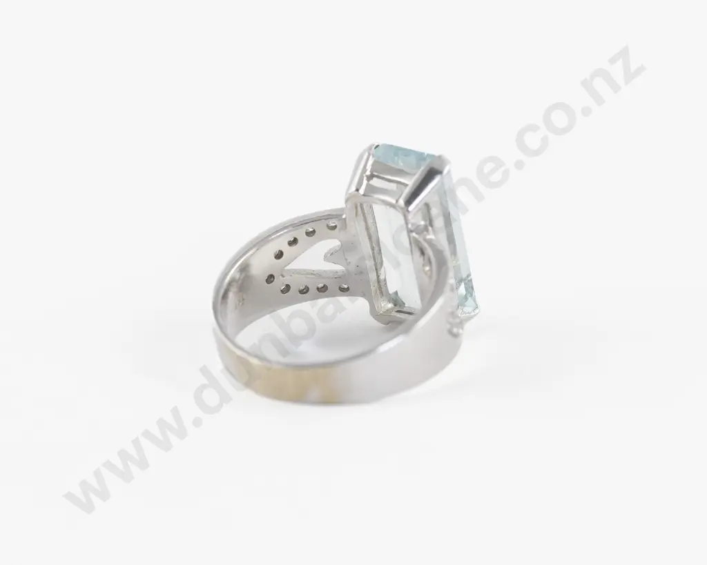 18ct White Gold 19Stone Aquamarine and Diamond Dress Ring Image 1++