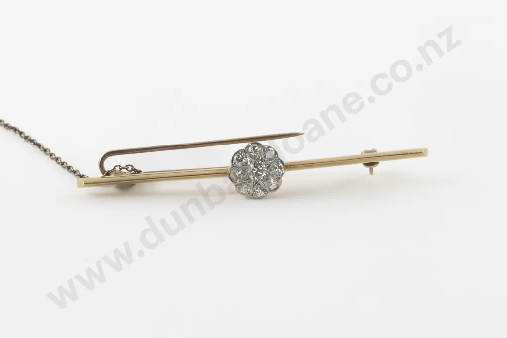 18ct Nine Stone Diamond Cluster Bar Brooch Image 1++