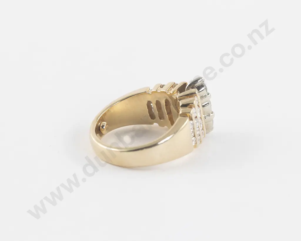 14ct 25Stone Diamond Modern Cluster Ring Image 1++