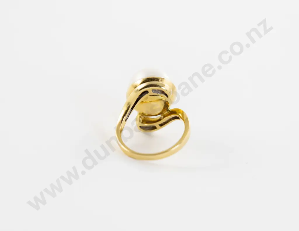 18ct Single Cultured Pearl and Diamond Ring Image 1++