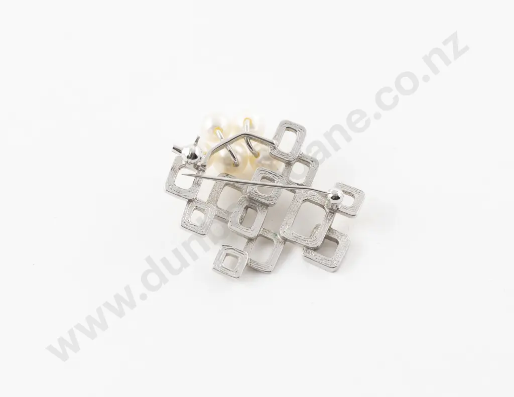 Modern Design S/S Cultured Pearl Brooch Image 1++