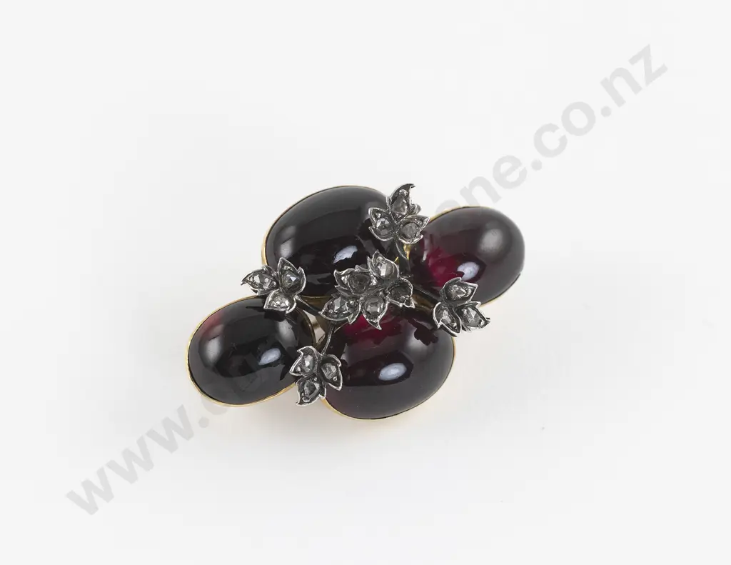 Victorian 15ct 19Stone Garnet and Diamond Brooch Image 1++