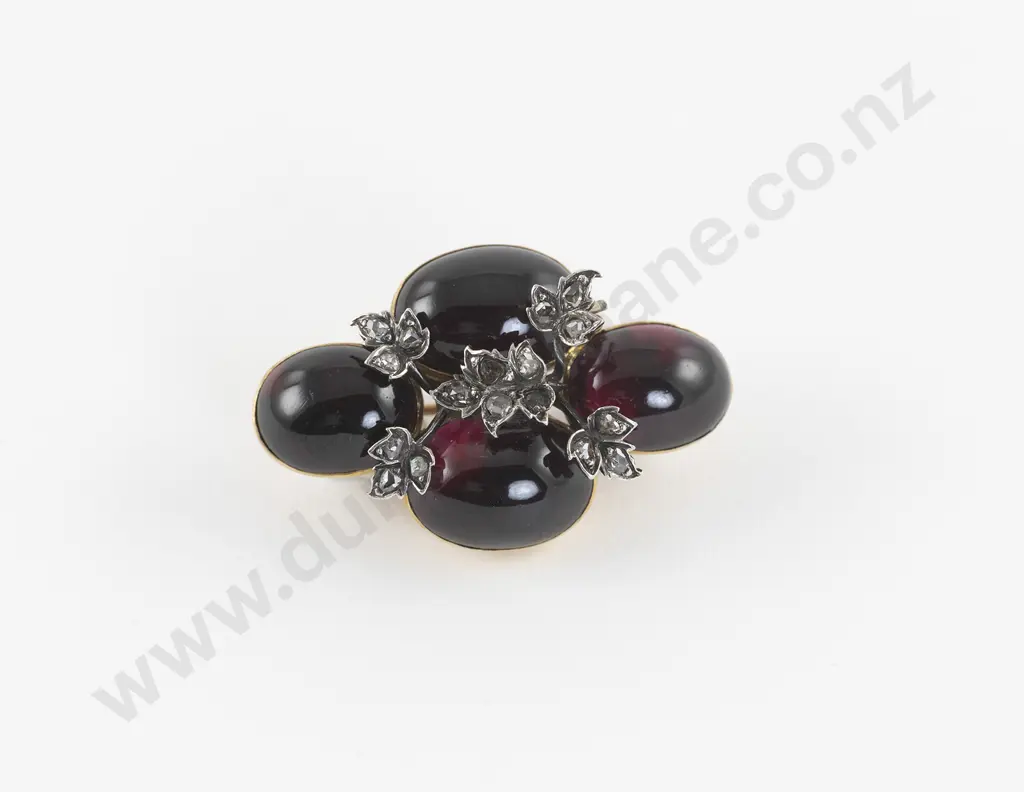 Victorian 15ct 19Stone Garnet and Diamond Brooch Image 1++