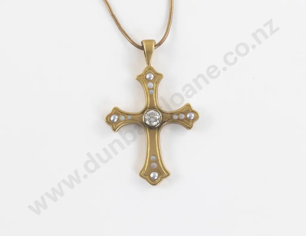 18ct 13Stone Diamond and Pearl Cross Pendant Image 1++