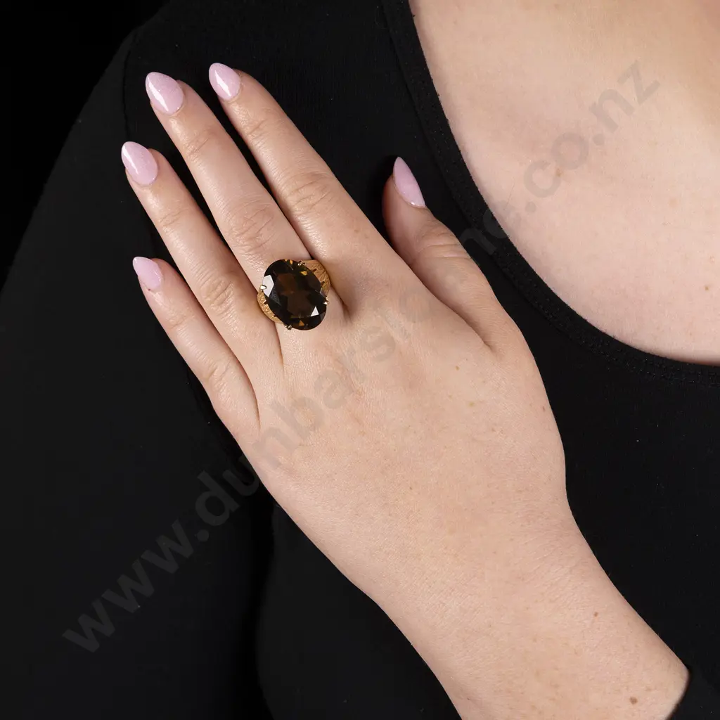 18ct Single Smoky Quartz Dress Ring Image 1++