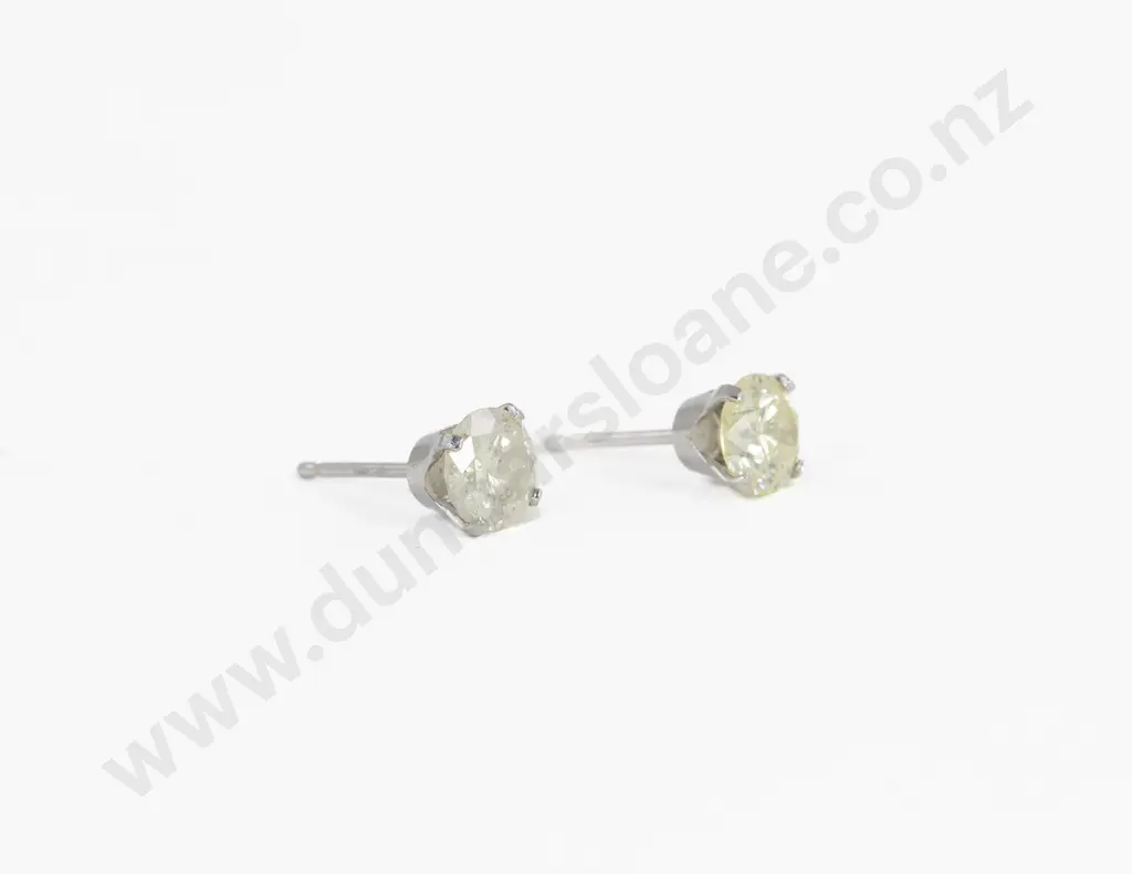 Pair 14ct White Gold Diamond Stud Earrings Image 1++