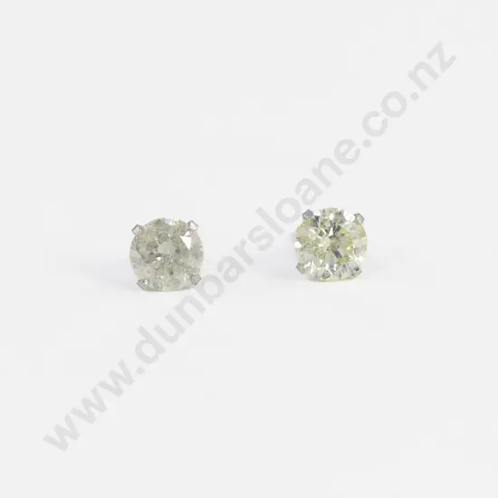 Pair 14ct White Gold Diamond Stud Earrings