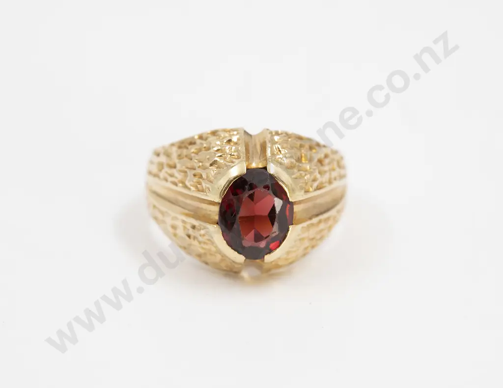 Heavy 18ct Single Garnet Gents Dress Ring Image 1++