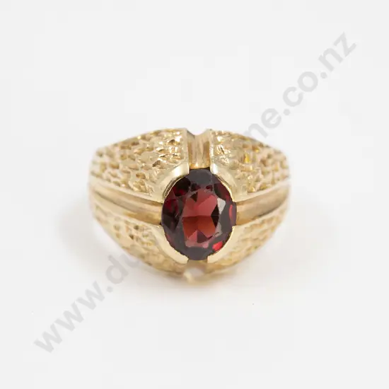 Heavy 18ct Single Garnet Gents Dress Ring