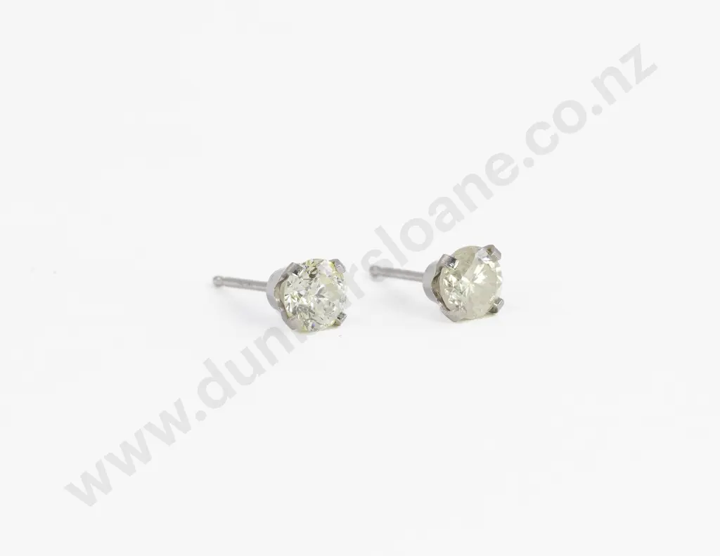 Pair 14ct White Gold Diamond Stud Earrings Image 1++