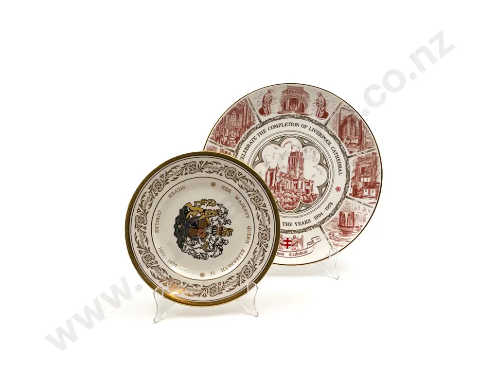 Two Boxed Coalport Commemorative Plates (Of Sizes) Image 1++