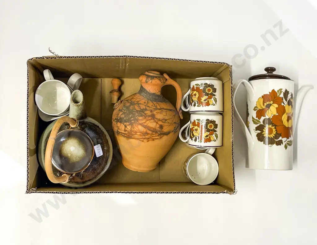 Box of Assorted Stoneware & Pottery Image 1++
