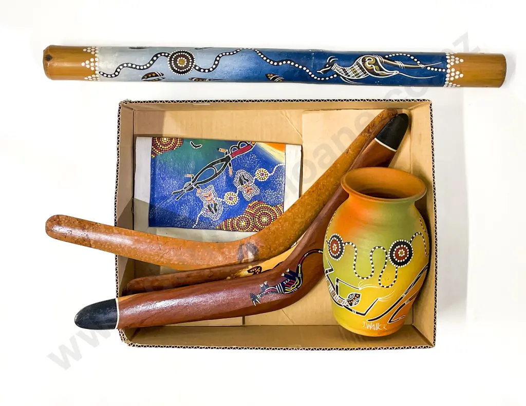 Box Quantity of Assorted Tourist Ware Image 1++