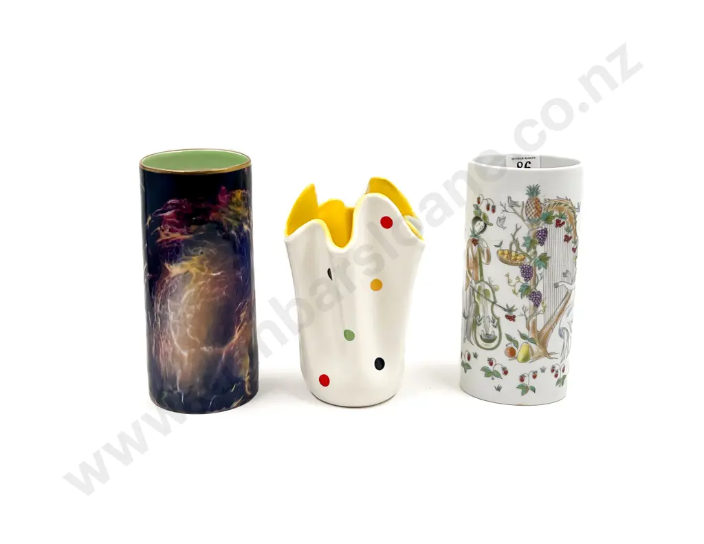 Sylvac Handkerchief Vase & Two Other Vases Image 1++