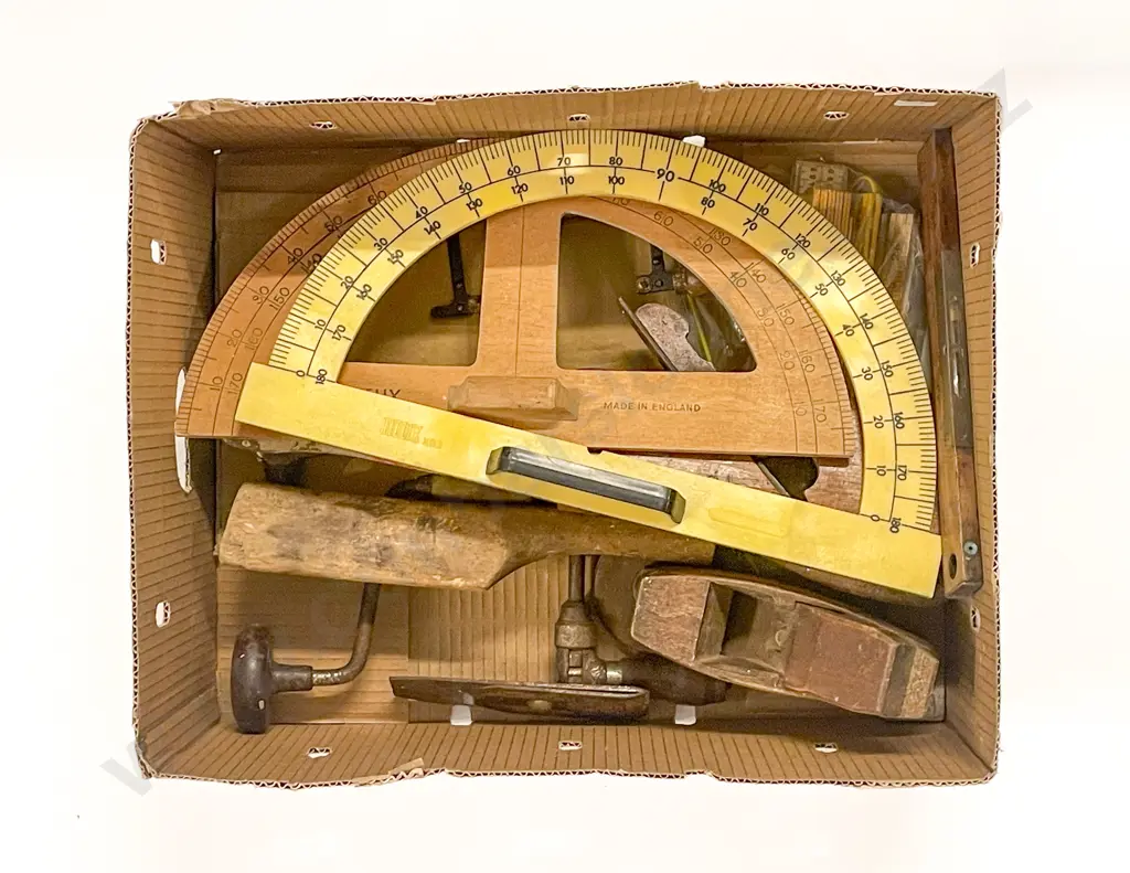Box of Assorted Vintage Tools & Measuring Instruments Image 1++