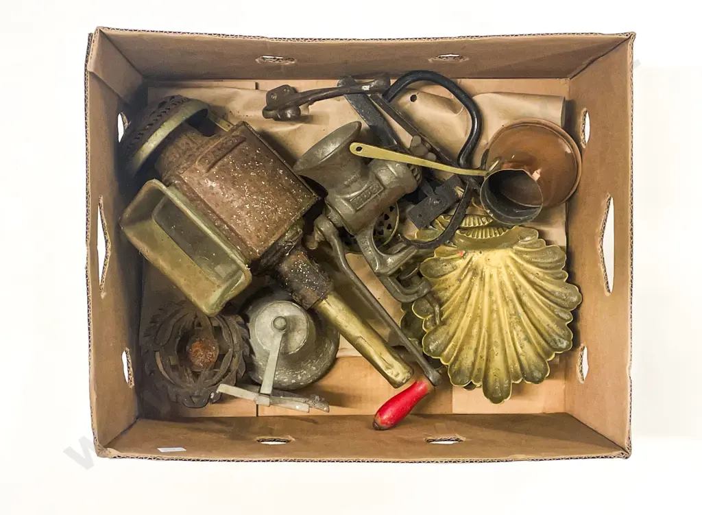 Box of Assorted Vintage Tools etc Image 1++