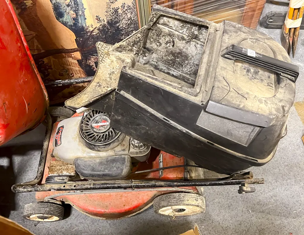 Tecumsen Petrol Lawnmower Image 1++