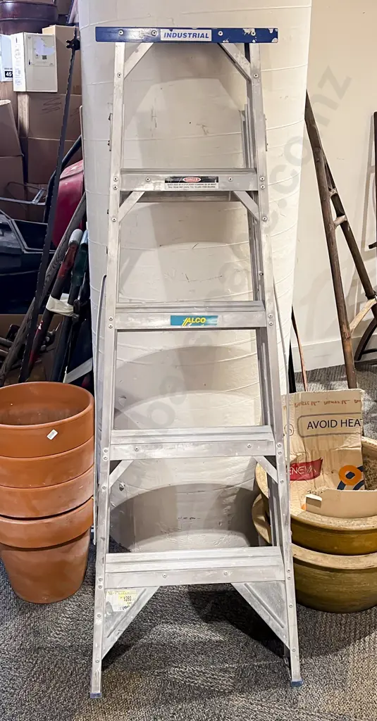 Aluminium Ladder Image 1++