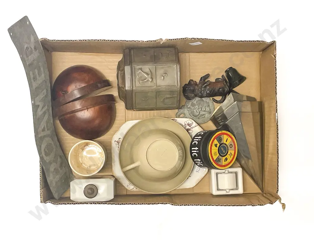Box Quantity of Assorted Vintage incl Bookends Image 1++