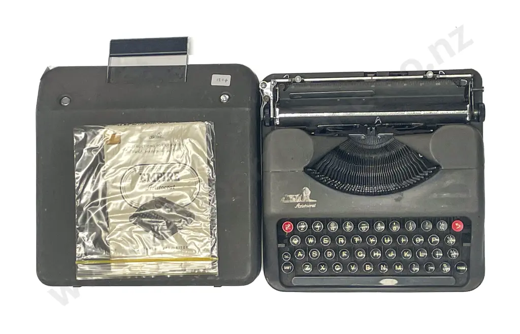 Vintage Empire Travel Typewriter Image 1++