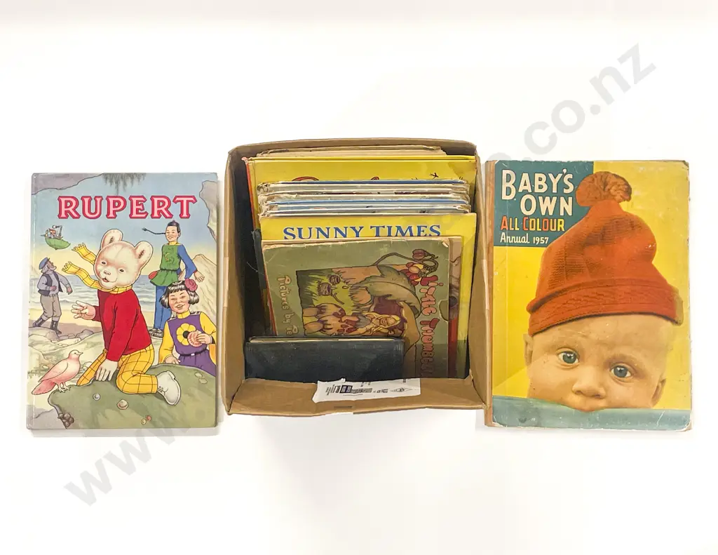 Box of Assorted Vintage Childrens Books Image 1++