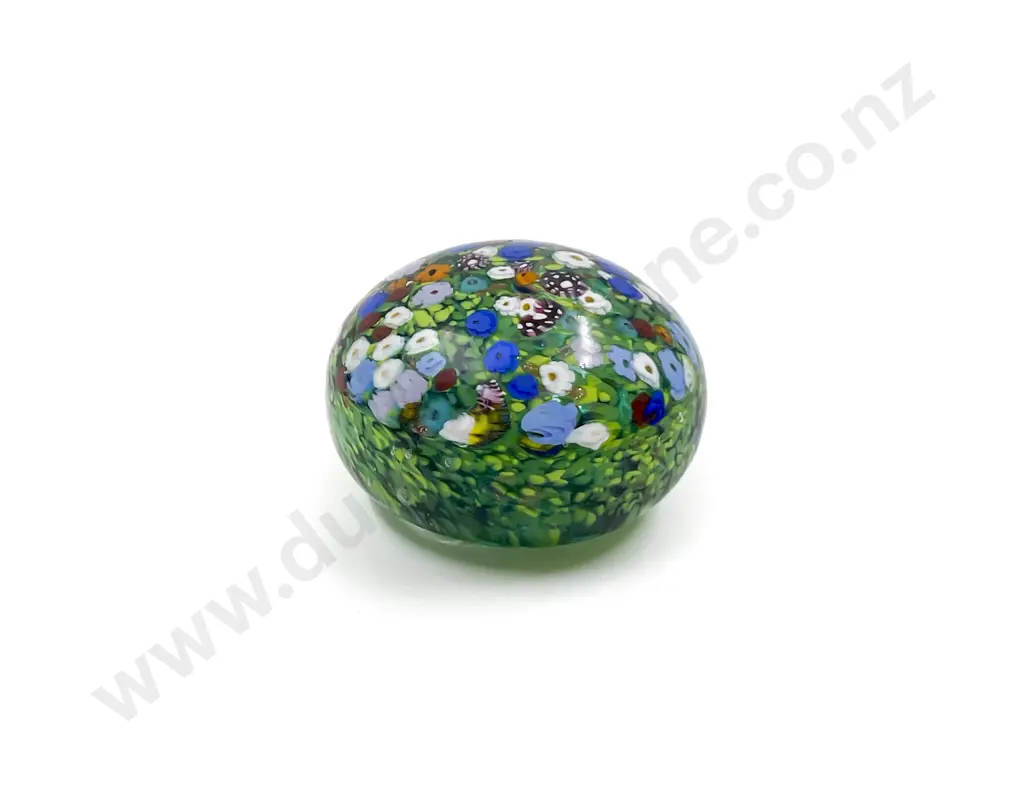 Small Peter Raos Art Glass Paperweight Image 1++