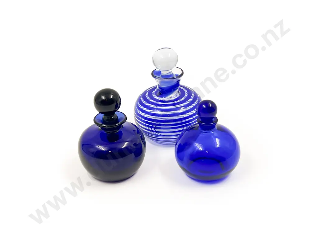 Three Assorted Art Glass Scent Bottles Image 1++