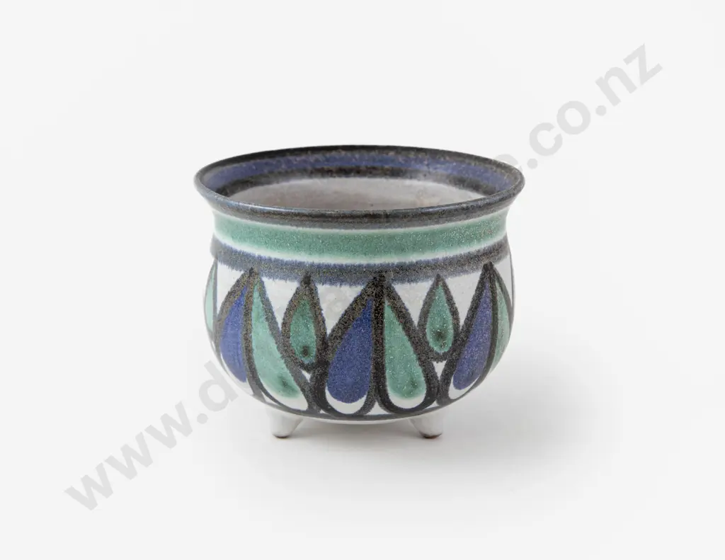 Anneke Borren Three Footed Pot Image 1++