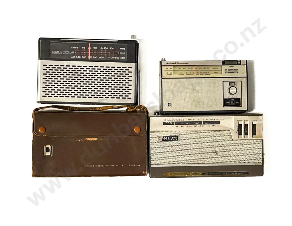 Four Assorted Vintage Radios Image 1++