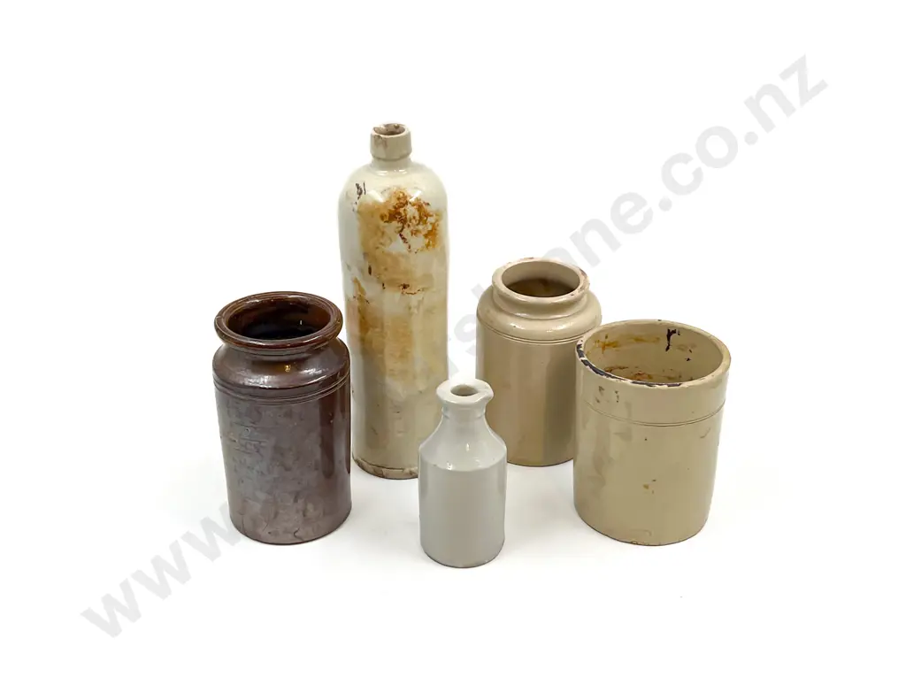 Five Pces of Assorted Vintage Stoneware Image 1++
