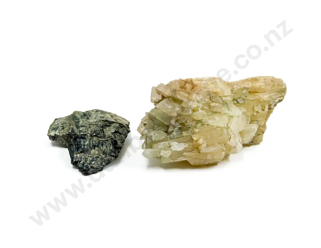 Small Box of Assorted NZ Mineral & Geological Samples Image 1++
