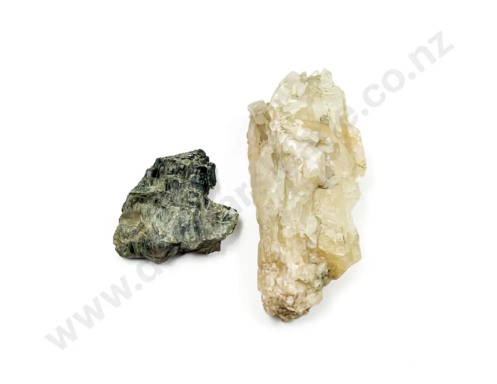 Small Box of Assorted NZ Mineral & Geological Samples Image 1++
